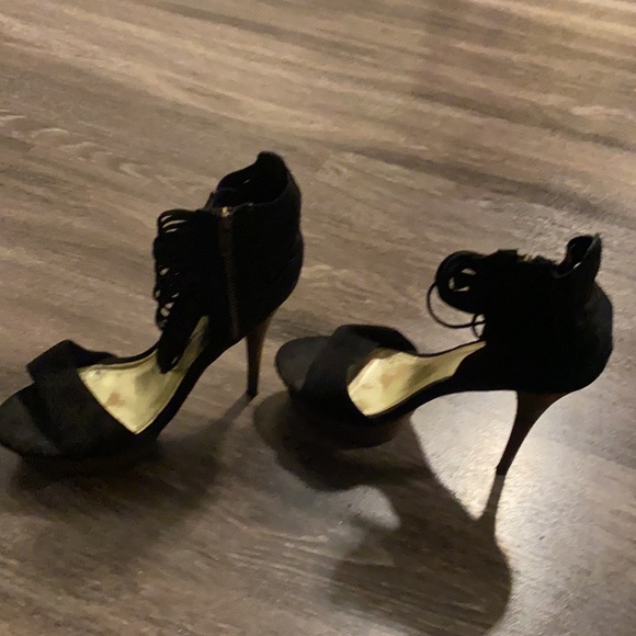 Used - Picture 2 of 2